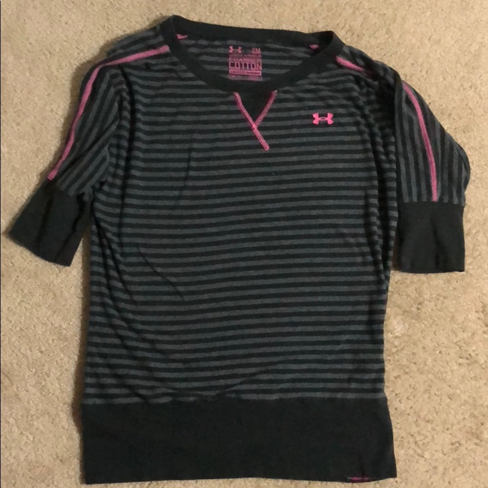 Women’s small Underarmour 3/4 length sleeve tee